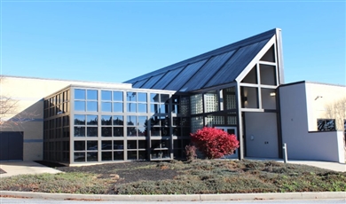  7225 Woodlawn Boulevard